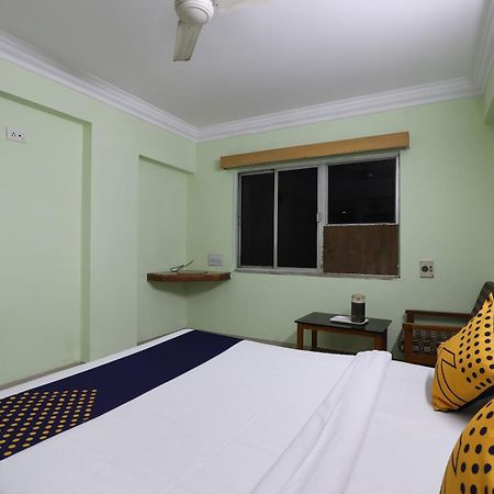 Spot On Hotel Hilltop Vadodara Dış mekan fotoğraf