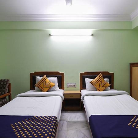 Spot On Hotel Hilltop Vadodara Dış mekan fotoğraf