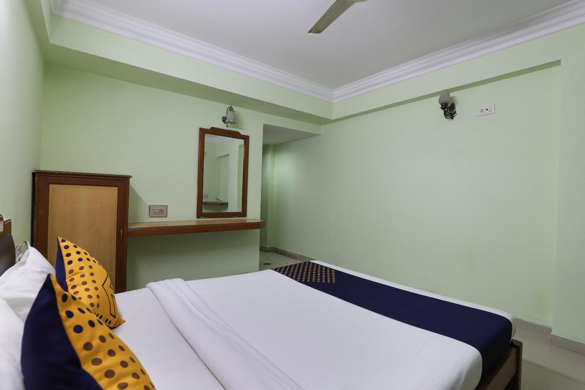 Spot On Hotel Hilltop Vadodara Dış mekan fotoğraf