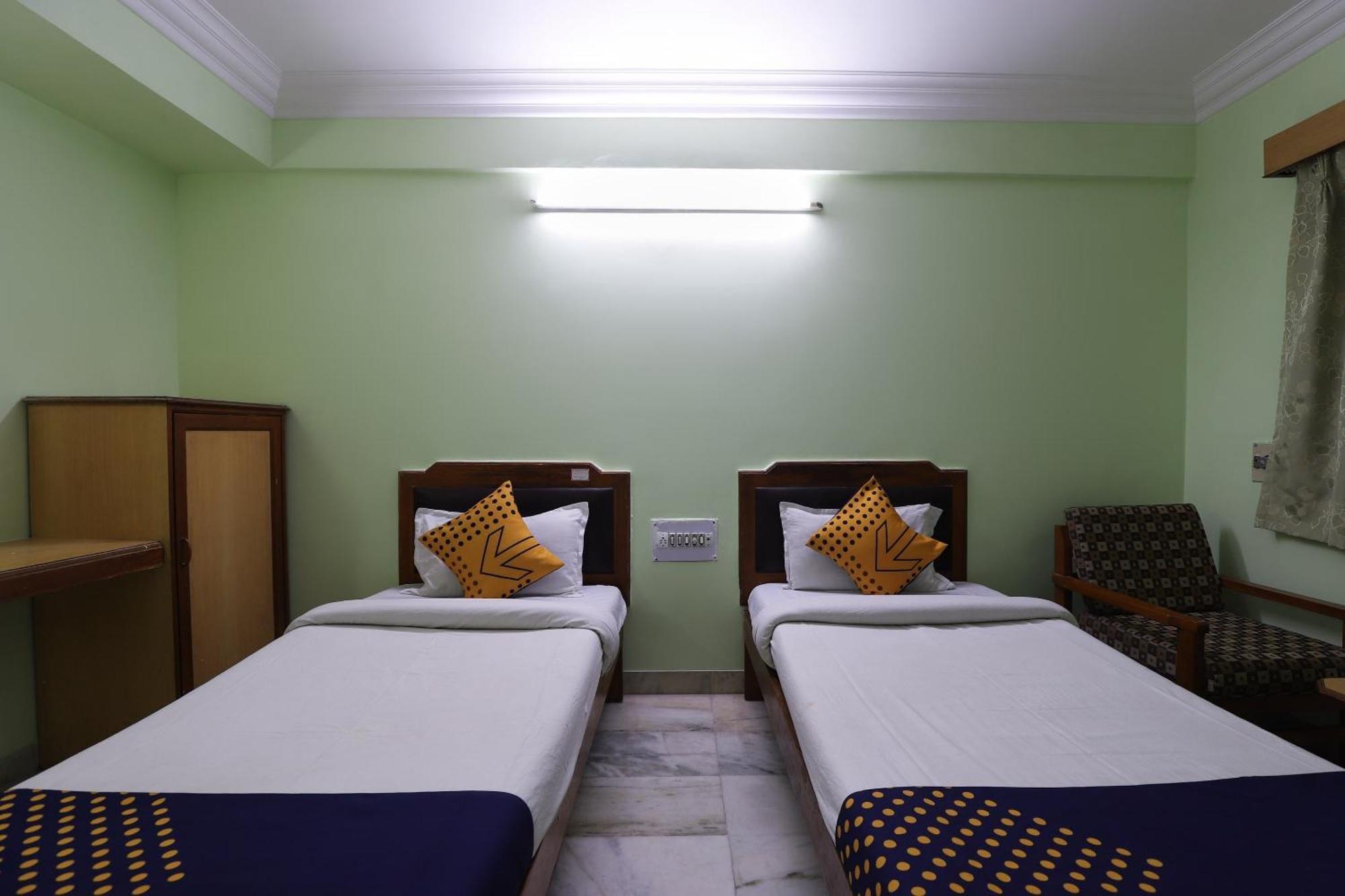Spot On Hotel Hilltop Vadodara Dış mekan fotoğraf