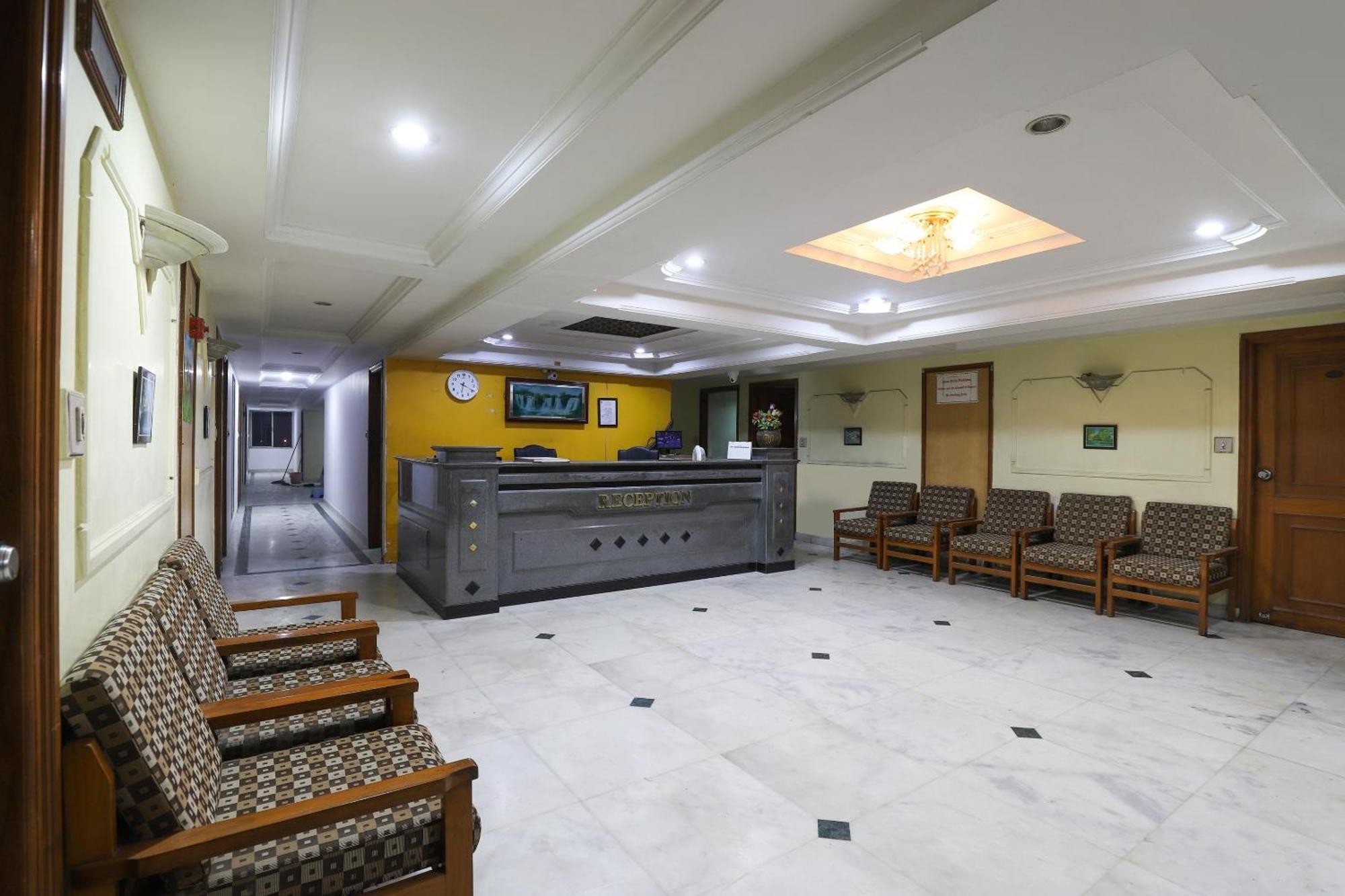 Spot On Hotel Hilltop Vadodara Dış mekan fotoğraf