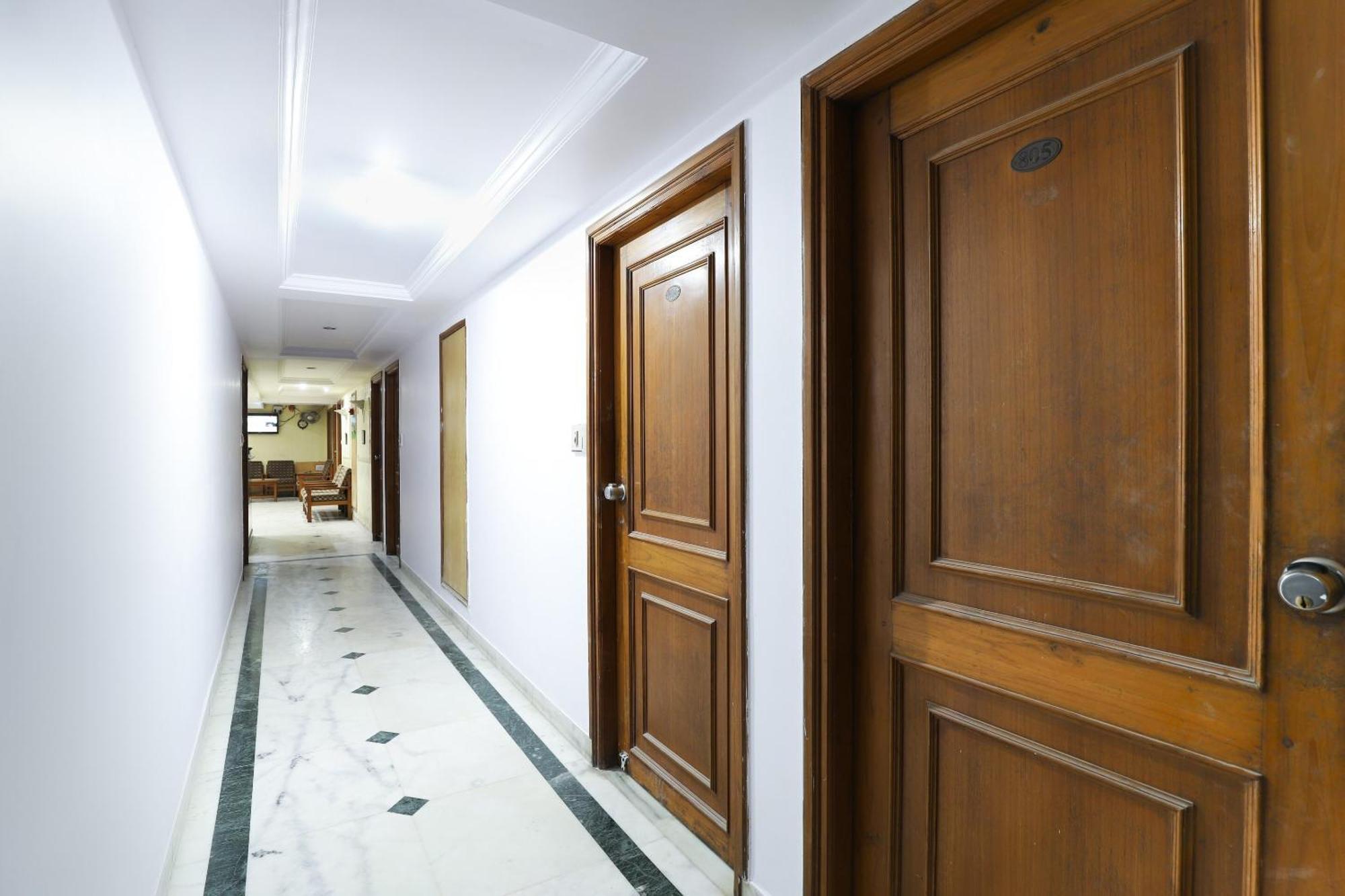 Spot On Hotel Hilltop Vadodara Dış mekan fotoğraf