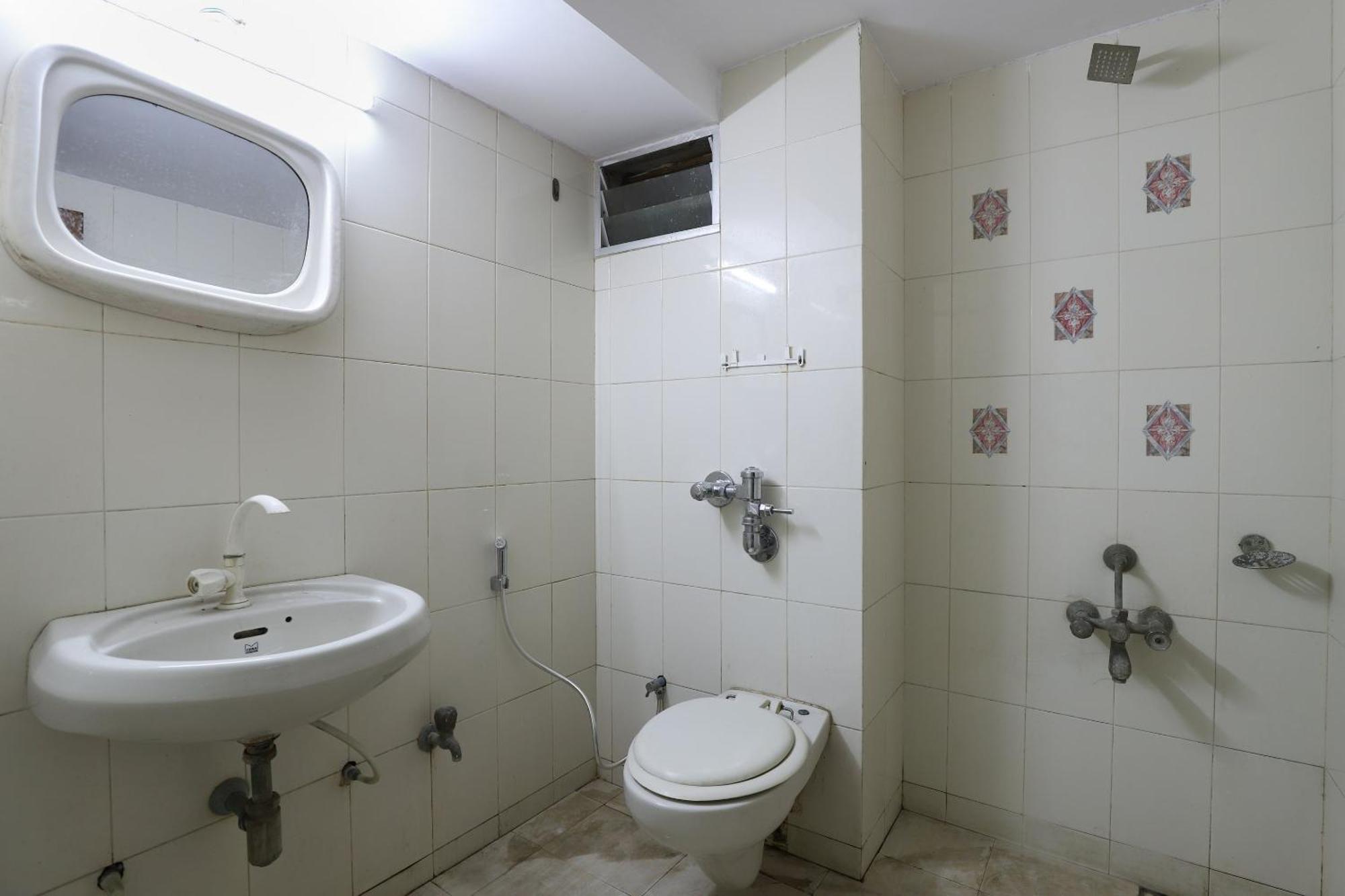 Spot On Hotel Hilltop Vadodara Dış mekan fotoğraf