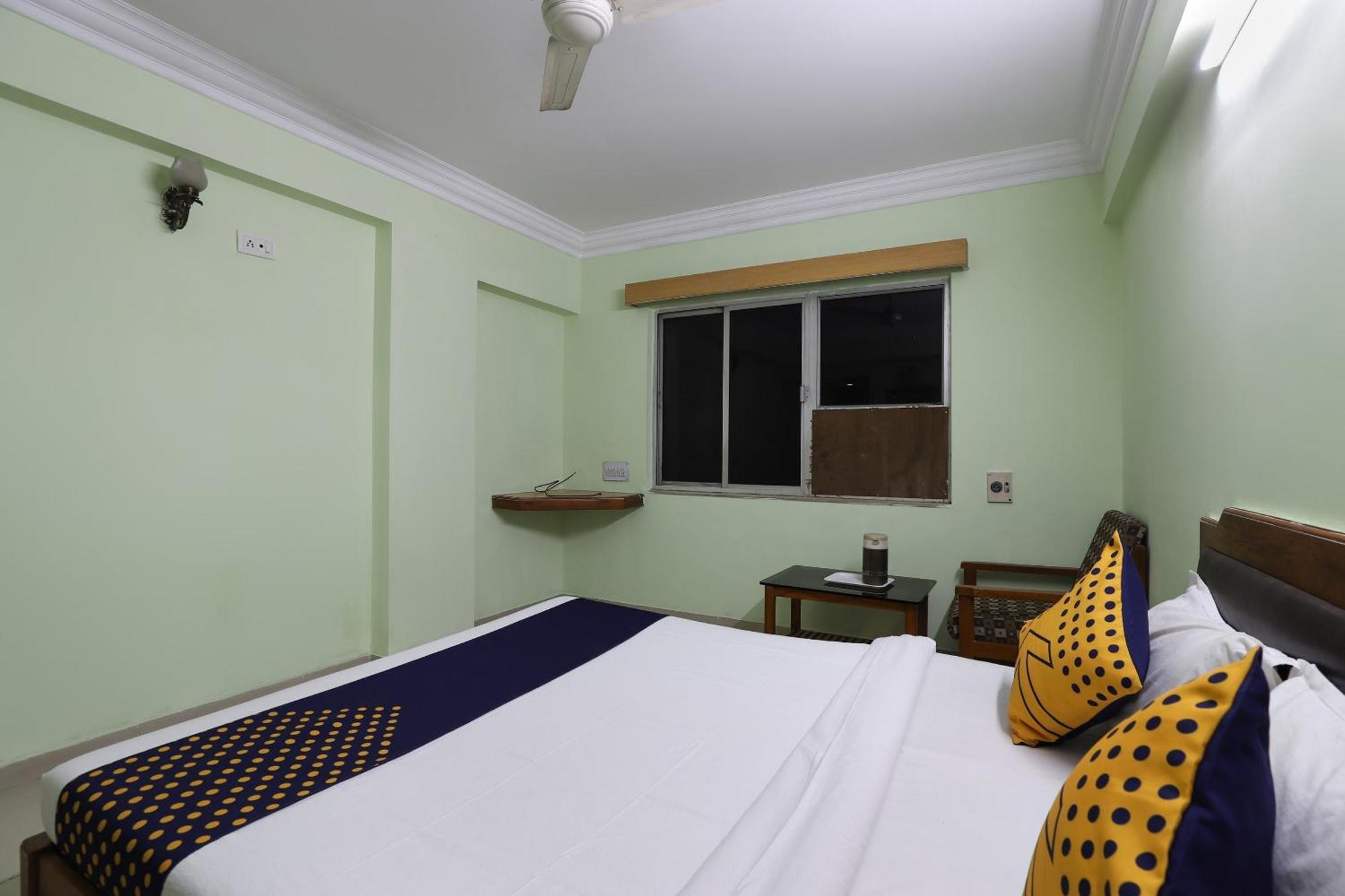 Spot On Hotel Hilltop Vadodara Dış mekan fotoğraf