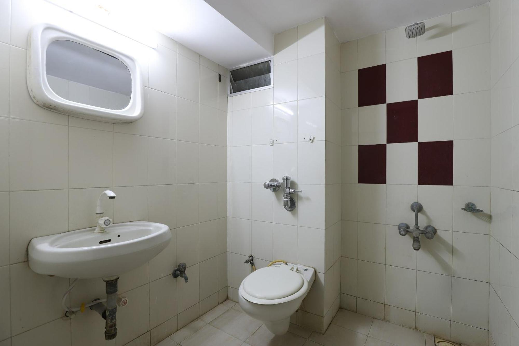 Spot On Hotel Hilltop Vadodara Dış mekan fotoğraf